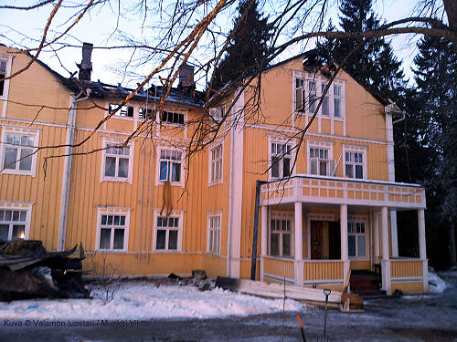 Valamon luostarin päärakennus tulipalon 18.2.2012 jälkeen.(Kuva © Valamon luostari / Munkki Viktor)