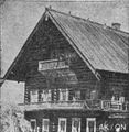 Karjalaisen talon koristeellinen paaty ak.jpg
